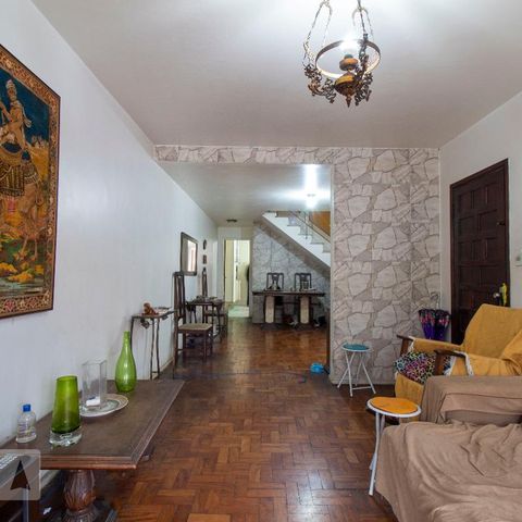 Casa à venda com 196m², 4 quartos e 2 vagasSala