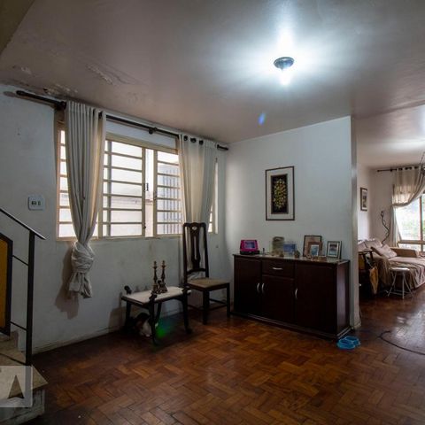 Casa à venda com 196m², 4 quartos e 2 vagasSala