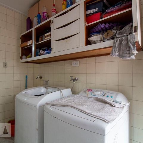 Casa à venda com 196m², 4 quartos e 2 vagasÁrea de Serviço