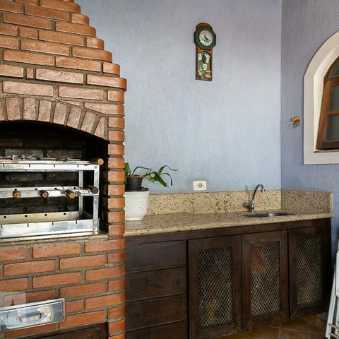 Casa à venda com 220m², 3 quartos e 3 vagasÁrea de lazer - Churrasqueira