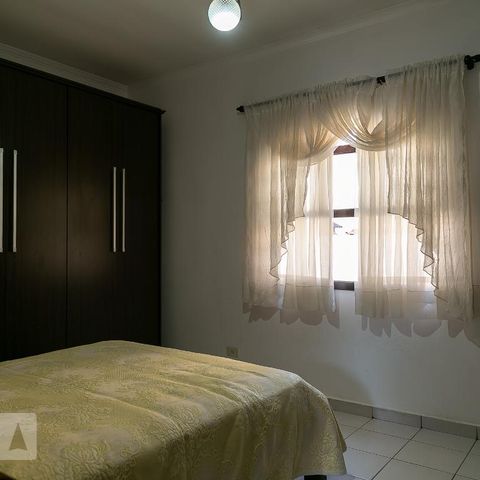 Casa à venda com 220m², 3 quartos e 3 vagasSuíte