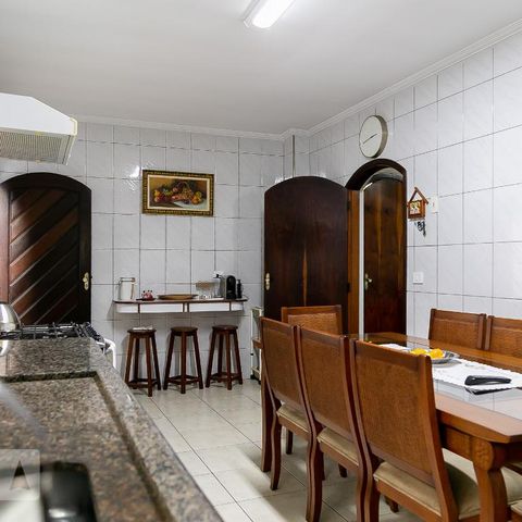 Casa à venda com 220m², 3 quartos e 3 vagasCozinha