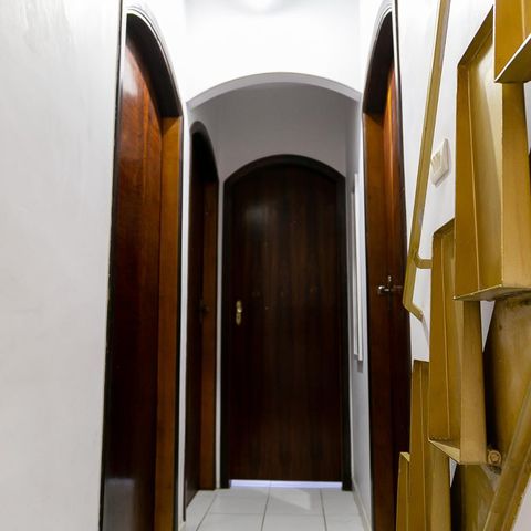 Casa à venda com 220m², 3 quartos e 3 vagasCorredor dos quartos
