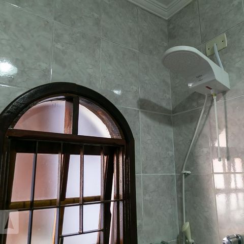 Casa à venda com 220m², 3 quartos e 3 vagasBanheiro suíte - Chuveiro