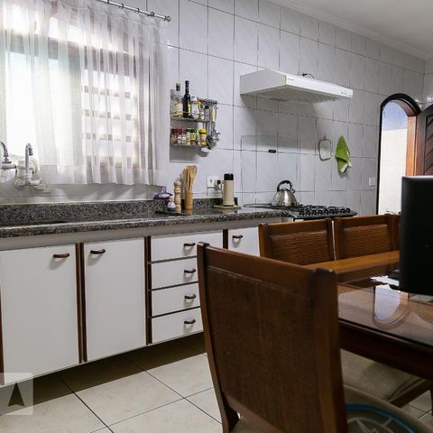 Casa à venda com 220m², 3 quartos e 3 vagasCozinha