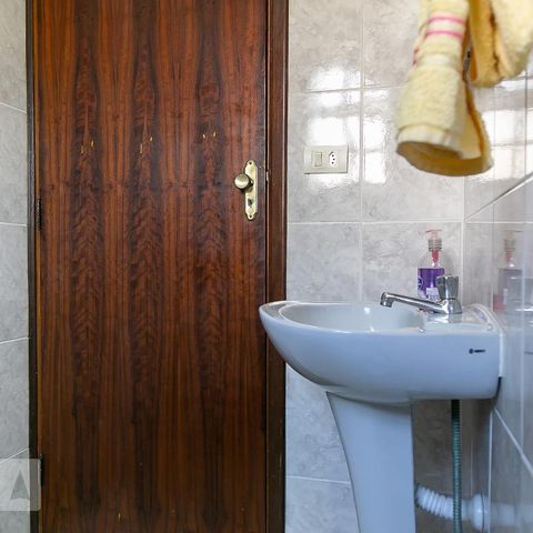 Casa à venda com 220m², 3 quartos e 3 vagasBanheiro social