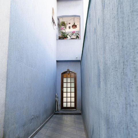 Casa à venda com 220m², 3 quartos e 3 vagasQuintal lateral