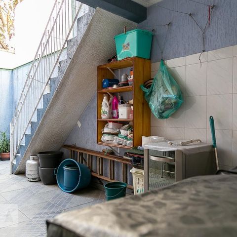 Casa à venda com 220m², 3 quartos e 3 vagasLavanderia