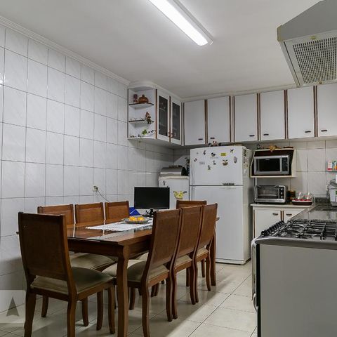 Casa à venda com 220m², 3 quartos e 3 vagasCozinha