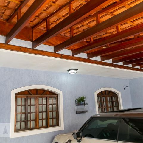 Casa à venda com 220m², 3 quartos e 3 vagasDetalhe garagem