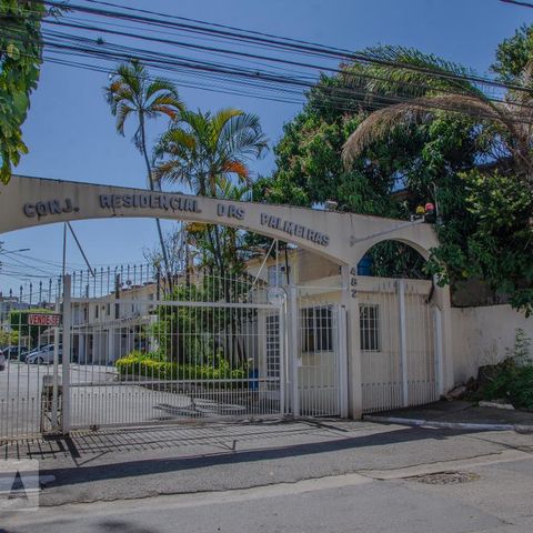 Casa de condomínio para alugar com 110m², 3 quartos e 2 vagasFachada da rua