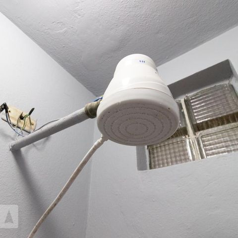 Casa à venda com 117m², 2 quartos e 2 vagasBanheiro garagem