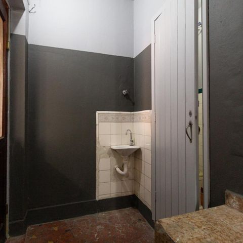 Casa à venda com 117m², 2 quartos e 2 vagasBanheiro garagem