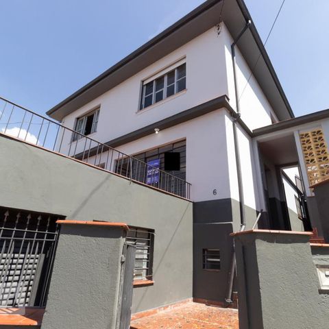 Casa à venda com 117m², 2 quartos e 2 vagasFachada