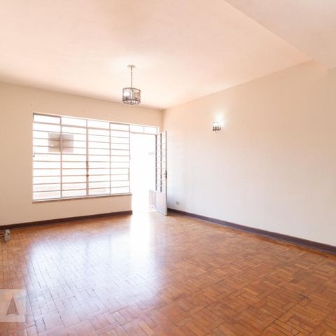 Casa à venda com 117m², 2 quartos e 2 vagasSala