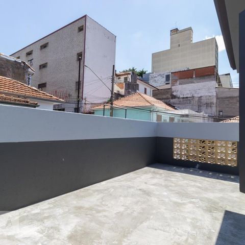 Casa à venda com 117m², 2 quartos e 2 vagasTerraço fundos
