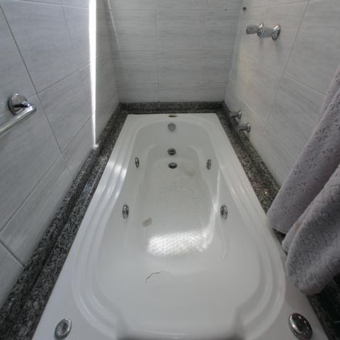Apartamento à venda com 93m², 3 quartos e 2 vagasBanheiro da suíte - banheira