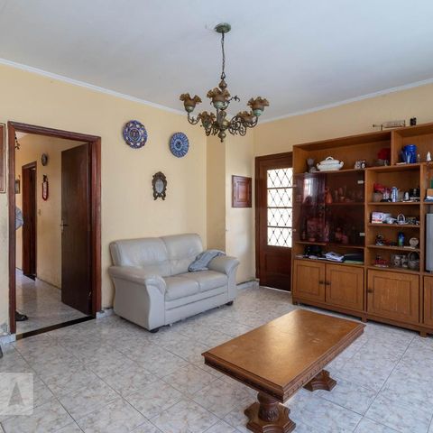 Casa à venda com 110m², 3 quartos e 3 vagasSala