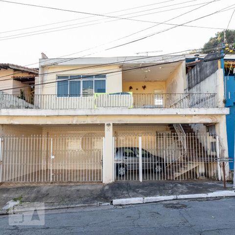 Casa à venda com 110m², 3 quartos e 3 vagasFachada