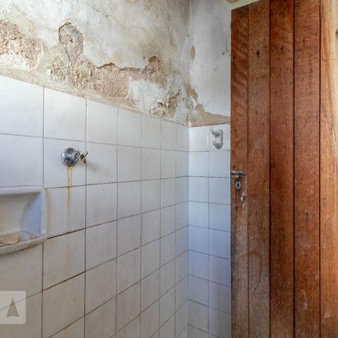 Casa à venda com 110m², 3 quartos e 3 vagasBanheiro dos Fundos
