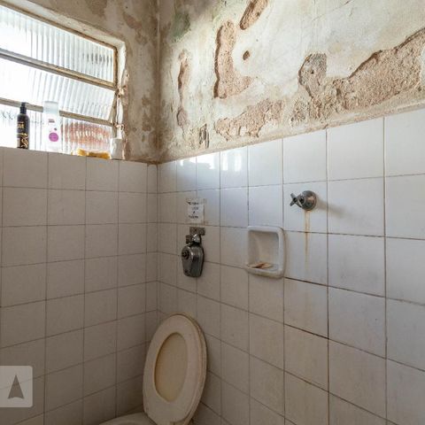 Casa à venda com 110m², 3 quartos e 3 vagasBanheiro dos Fundos