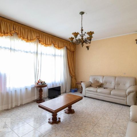 Casa à venda com 110m², 3 quartos e 3 vagasSala