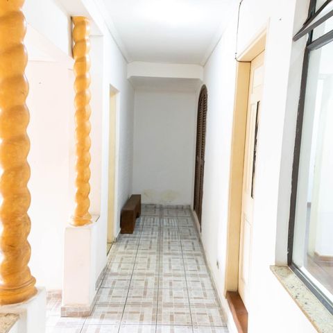 Casa à venda com 110m², 2 quartos e 1 vagaCorredor