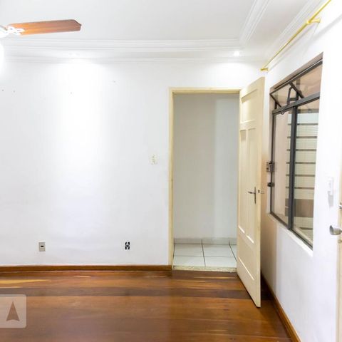 Casa à venda com 110m², 2 quartos e 1 vagaSala