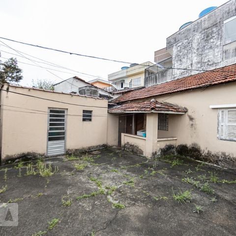 Casa à venda com 556m², 4 quartos e 4 vagas Casa à venda com 556m², 4 quartos e 4 vagasQuintal