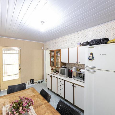 Casa à venda com 556m², 4 quartos e 4 vagas Casa à venda com 556m², 4 quartos e 4 vagasCozinha