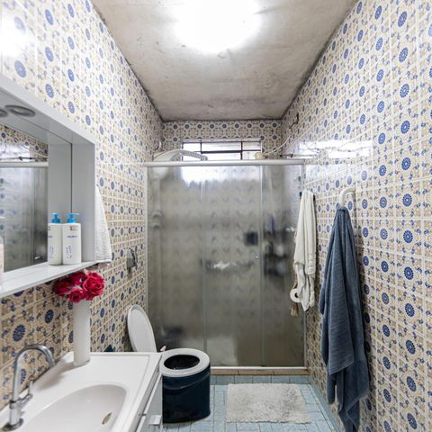 Casa à venda com 556m², 4 quartos e 4 vagas Casa à venda com 556m², 4 quartos e 4 vagasBanheiro Social