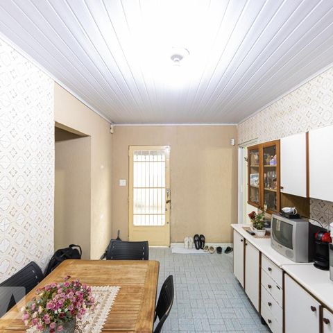 Casa à venda com 556m², 4 quartos e 4 vagas Casa à venda com 556m², 4 quartos e 4 vagasCozinha