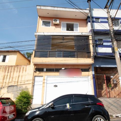Casa à venda com 250m², 3 quartos e 4 vagasFachada