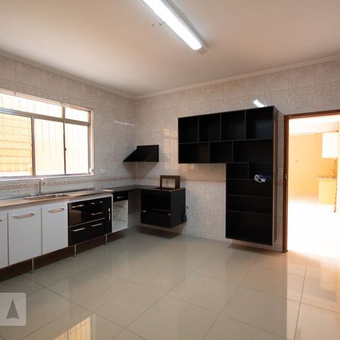 Casa à venda com 250m², 3 quartos e 4 vagasCozinha