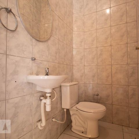 Casa à venda com 250m², 3 quartos e 4 vagasBanheiro de Serviço