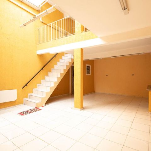 Casa à venda com 250m², 3 quartos e 4 vagasQuintal com churrasqueira
