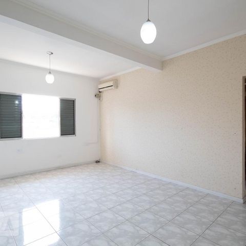 Casa à venda com 250m², 3 quartos e 4 vagasSuíte
