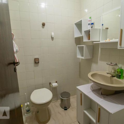 Casa à venda com 345m², 4 quartos e 1 vagaLavabo