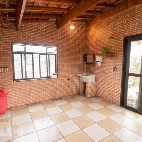 Casa à venda com 345m², 4 quartos e 1 vagaÁrea de serviço 2