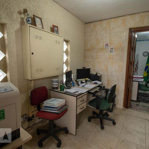 Casa à venda com 345m², 4 quartos e 1 vagaEscritório