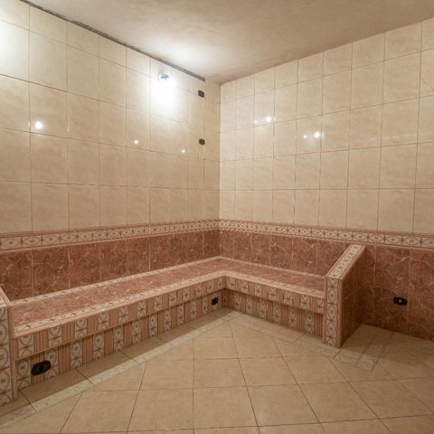 Casa à venda com 345m², 4 quartos e 1 vagaSala de TV