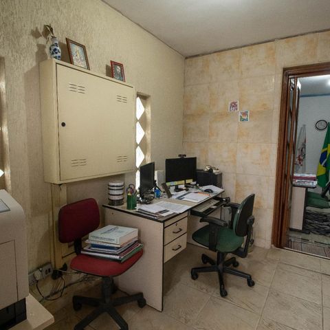 Casa à venda com 345m², 4 quartos e 1 vagaEscritório