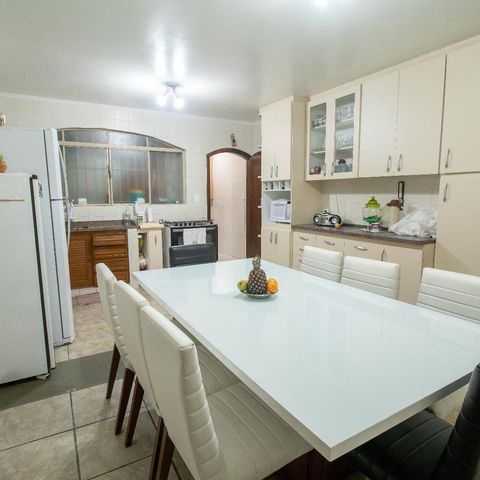 Casa à venda com 345m², 4 quartos e 1 vagaCozinha