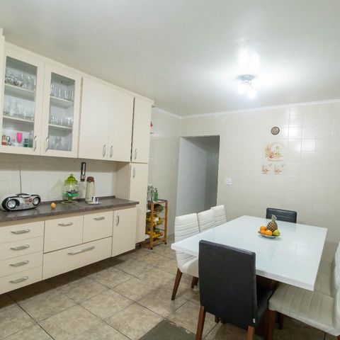 Casa à venda com 345m², 4 quartos e 1 vagaCozinha