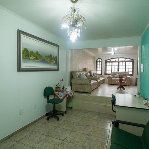Casa à venda com 345m², 4 quartos e 1 vagaSala