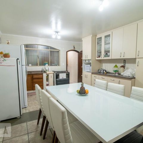 Casa à venda com 345m², 4 quartos e 1 vagaCozinha