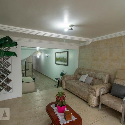 Casa à venda com 345m², 4 quartos e 1 vagaSala