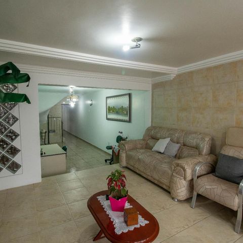 Casa à venda com 345m², 4 quartos e 1 vagaSala