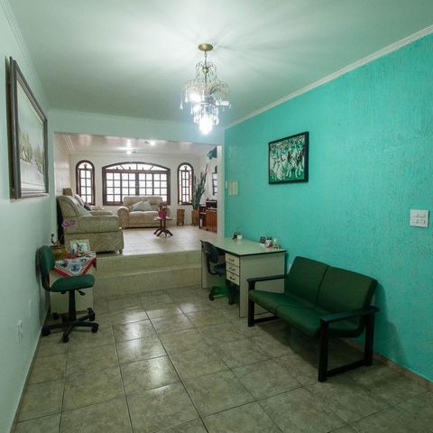 Casa à venda com 345m², 4 quartos e 1 vagaSala