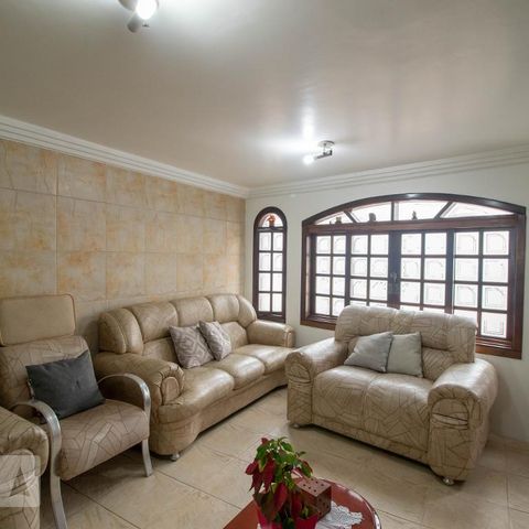 Casa à venda com 345m², 4 quartos e 1 vagaSala